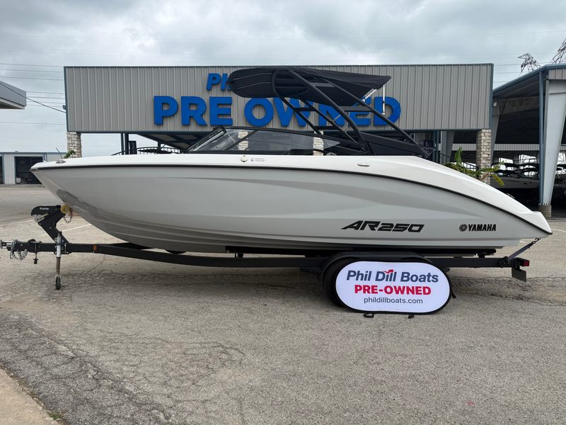 2025 Yamaha AR250