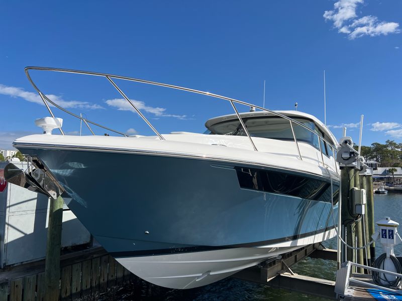 2026 Tiara Yachts 48 LE