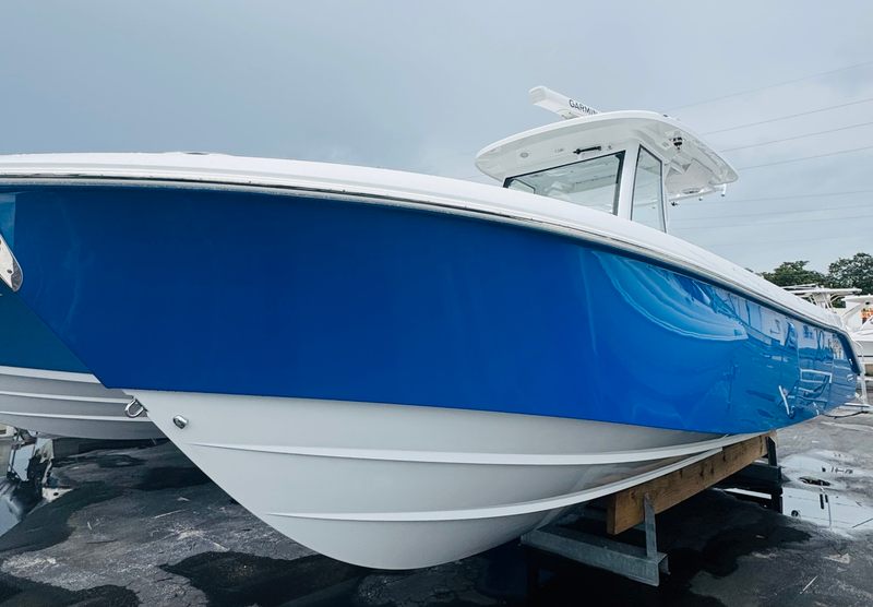 2025 Everglades 315 CC