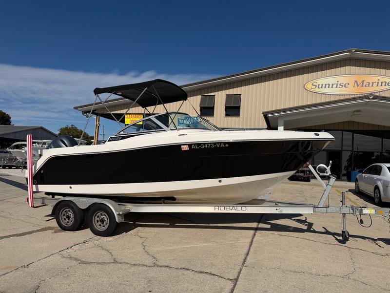 2018 Robalo 227 DC
