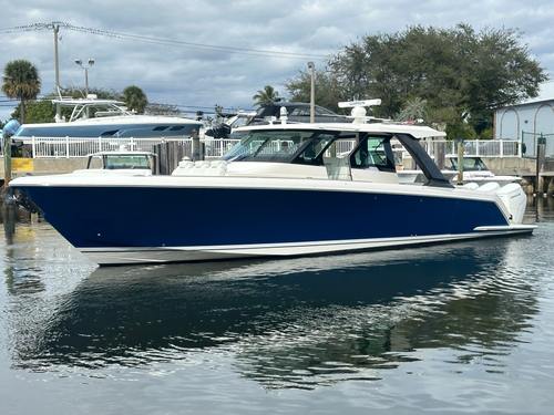 2026 Tiara Yachts 48 LS