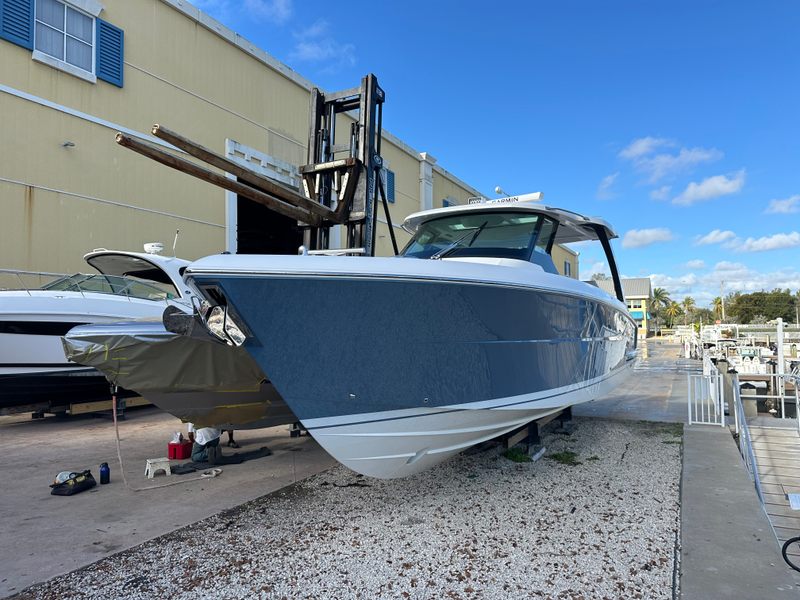 2026 Tiara Yachts 39 LS