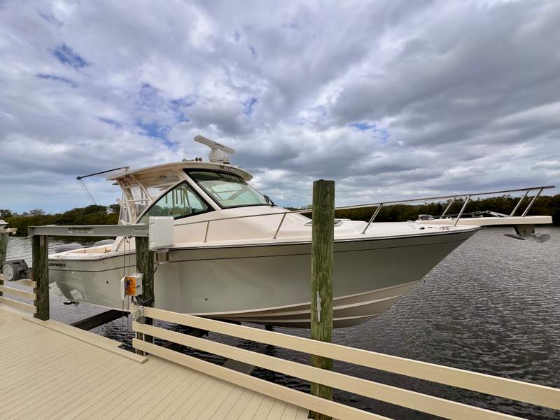2025 Grady-White Express 330