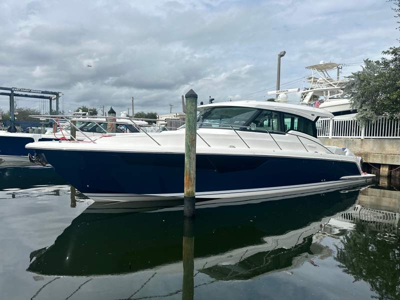 2026 Tiara Yachts 43 LE