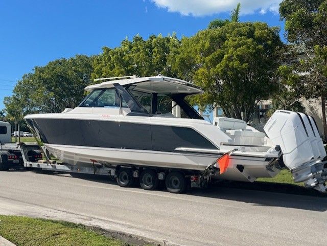 2026 Tiara Yachts 48 LS