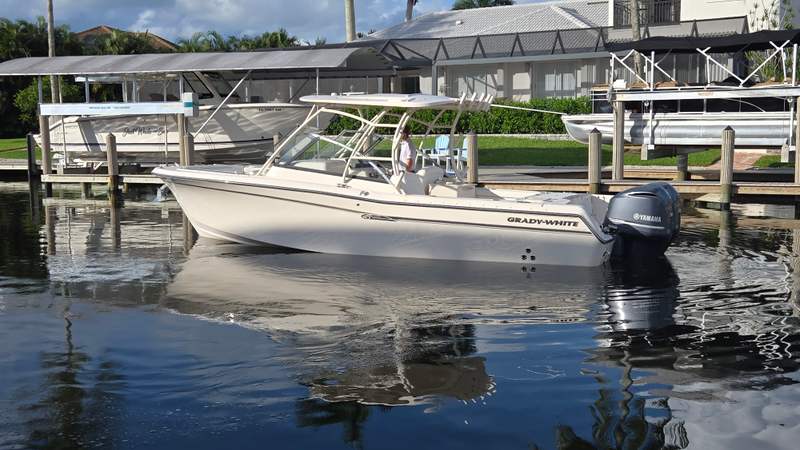 2015 Grady-White Freedom 285