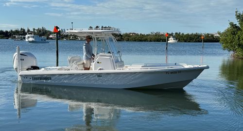 2022 Everglades 243 CC