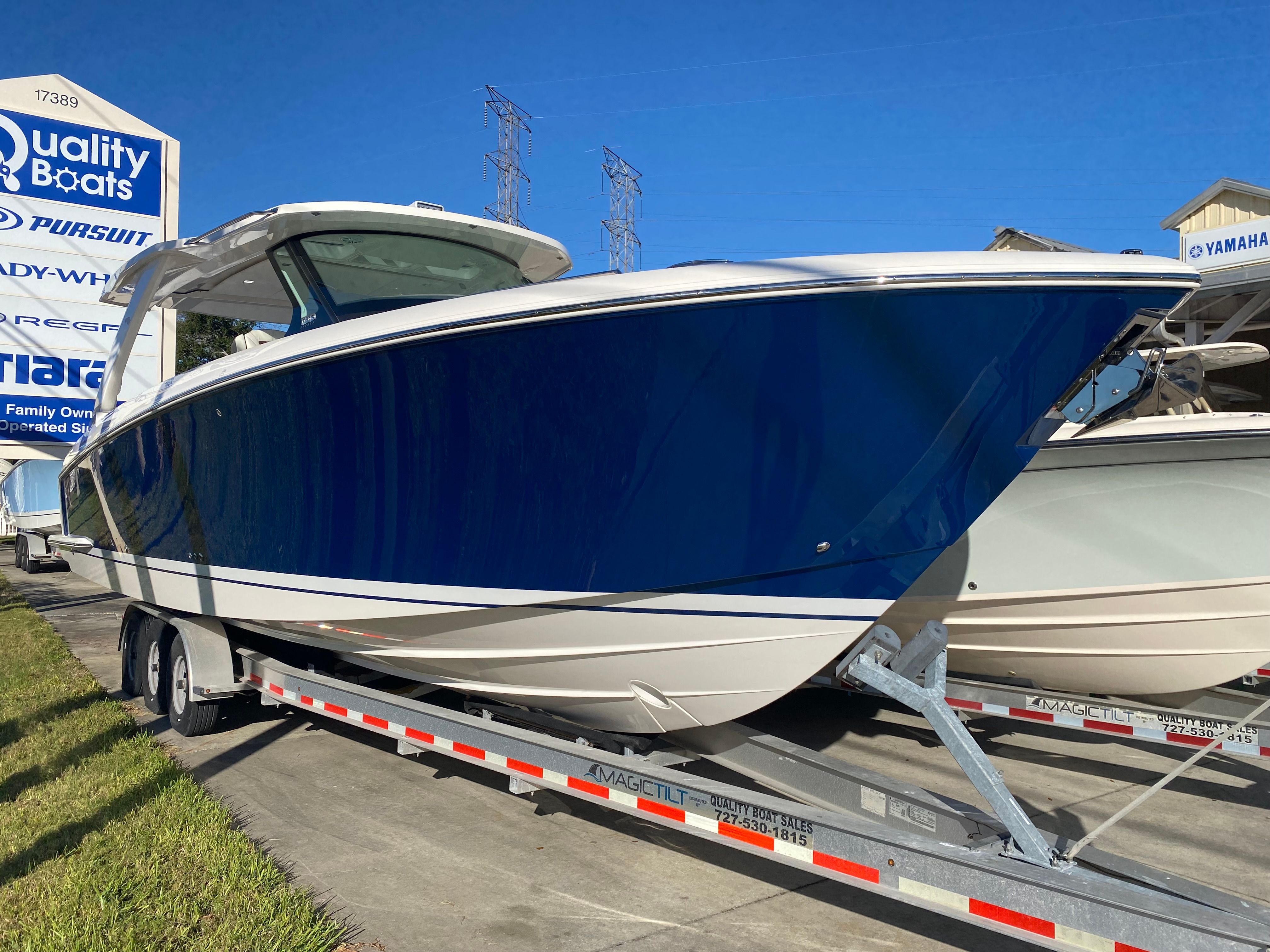 2024 Tiara Yachts 38 LS