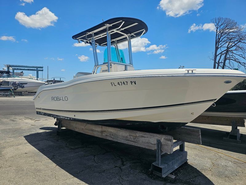 2013 Robalo 180 CC