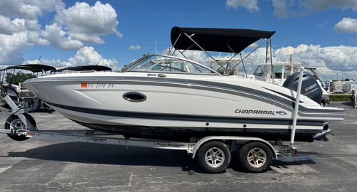 2017 Chaparral 230 Deluxe