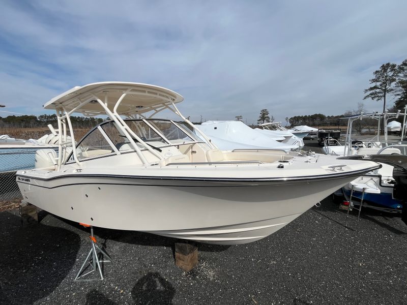 2025 Grady-White Freedom 255